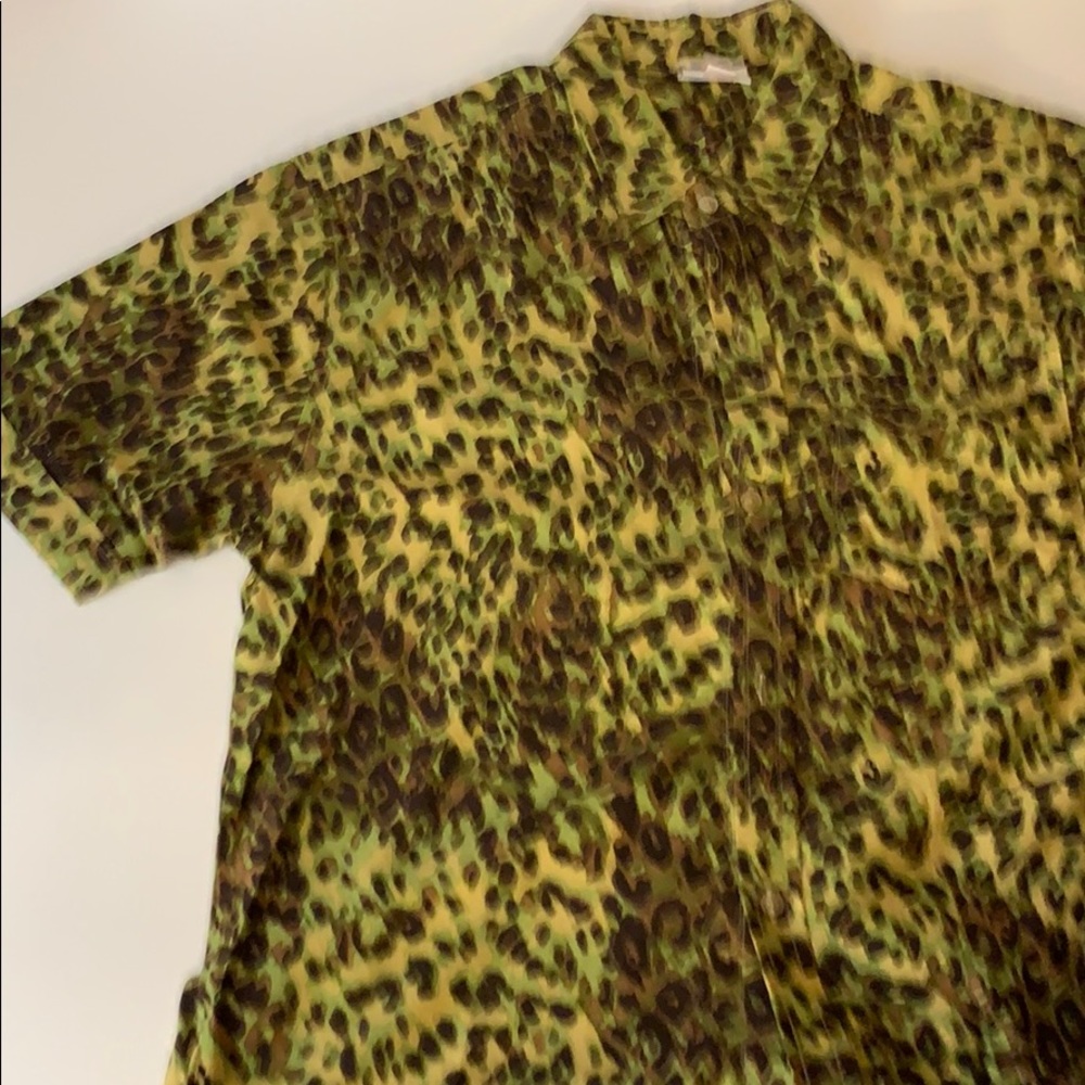 Lularoe Michael Leopard Animal Print Shirt NWT. - Picture 8 of 8